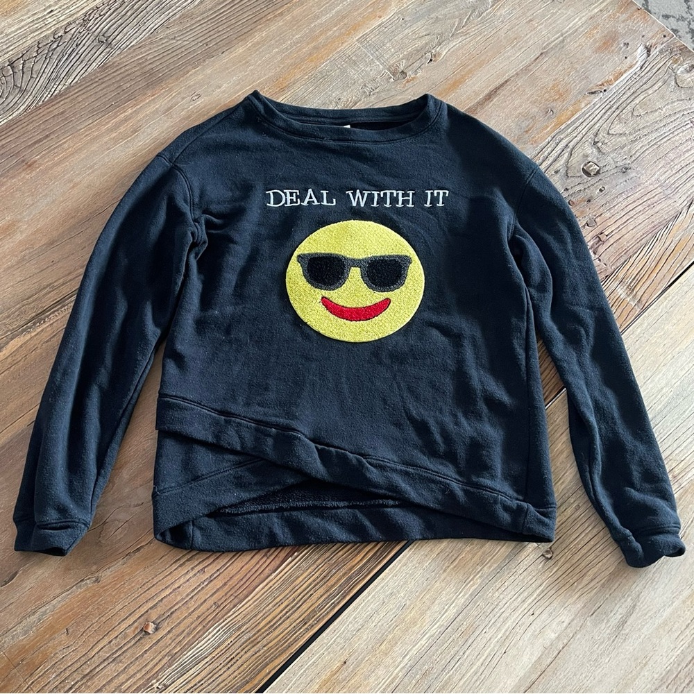 Freeze Black Smiley Face Sweater. Sz Small. Pre-owned in excellent condition.